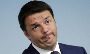 Il Presidente del Consiglio, Matteo Renzi, che ha scelto per primo la "personalizzazione" del Referendum Confermativo sulle Riforme Costituzionali, rischia una figuraccia storica, sia con la sconfitta che si prospetta nell'urna, sia per la certa decisione di restare in sella, nonostante dichiarazioni di senso contrario. 