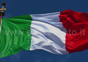 Il Tricolore: il vessillo di una Nazione ancora da plasmare, prima ancora che di una discutibile Nazionale da acclamare.