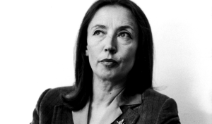 Oriana Fallaci. Una donna, una giornalista, una scrittrice che così come seppe fare in vita, continua a dividere anche dall'Aldilà. Esempio di lungimiranza per tanti (me compreso, ndr), simbolo di ideali da combattere per qualcun altro.