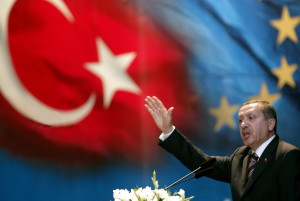 Recep Tayyip Erdoğan, Presidente della Repubblica di Turchia. Col suo personalismo e le sue tendenze autoritarie, più che un Capo di Stato è un moderno Tiranno tra i tanti. 