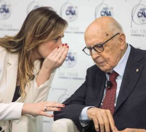 Maria Elena Boschi e Giorgio Napolitano, ovvero il braccio e la mente del tentativo di radere al suolo l'Ordinamento Statuale nato con la Costituzione Repubblicana. 